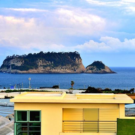 Jeju Bada Wi Olle Pension Согвипхо Экстерьер фото