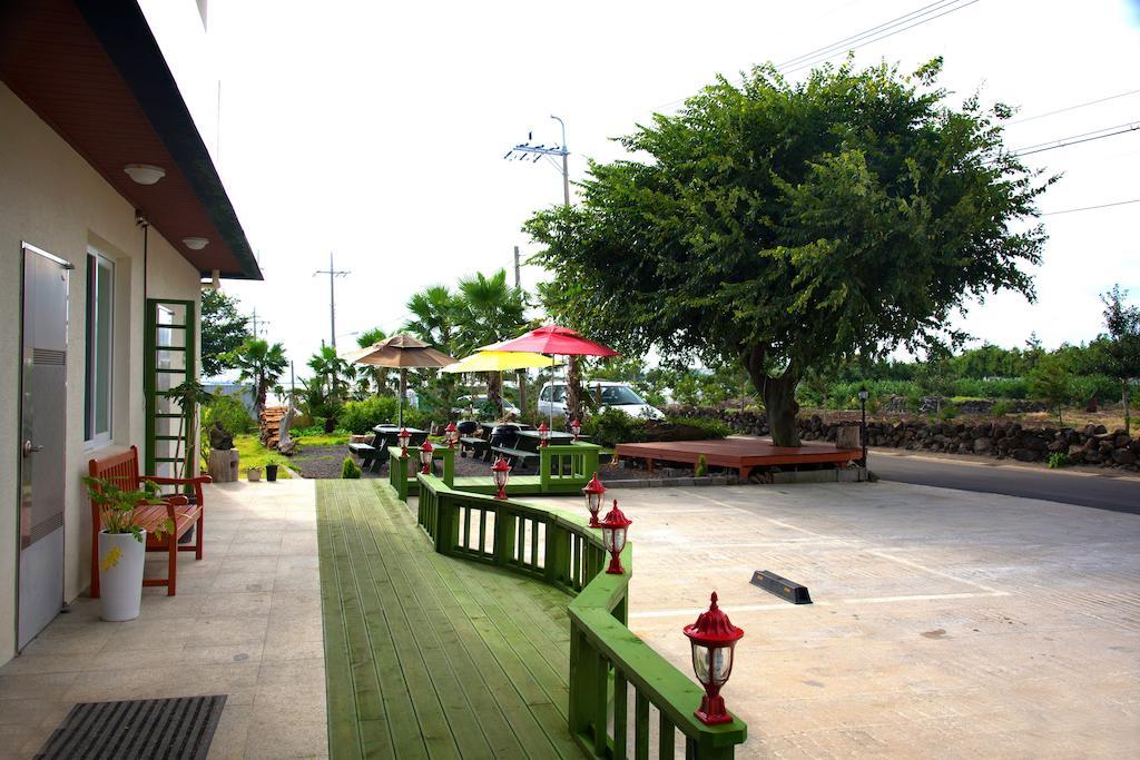 Jeju Bada Wi Olle Pension Согвипхо Экстерьер фото