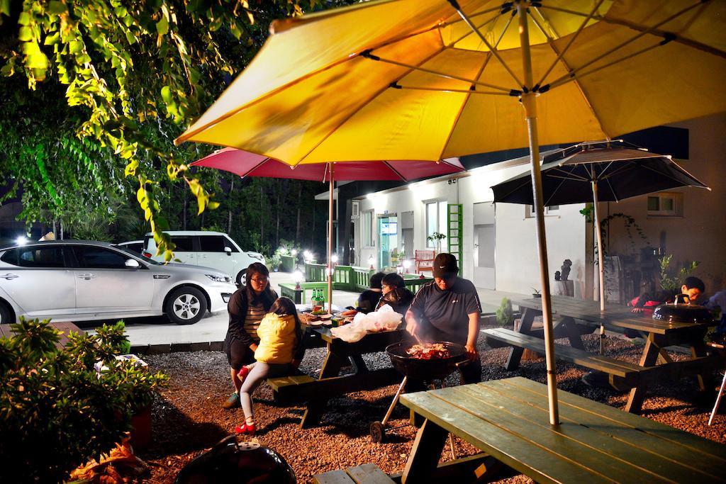 Jeju Bada Wi Olle Pension Согвипхо Экстерьер фото