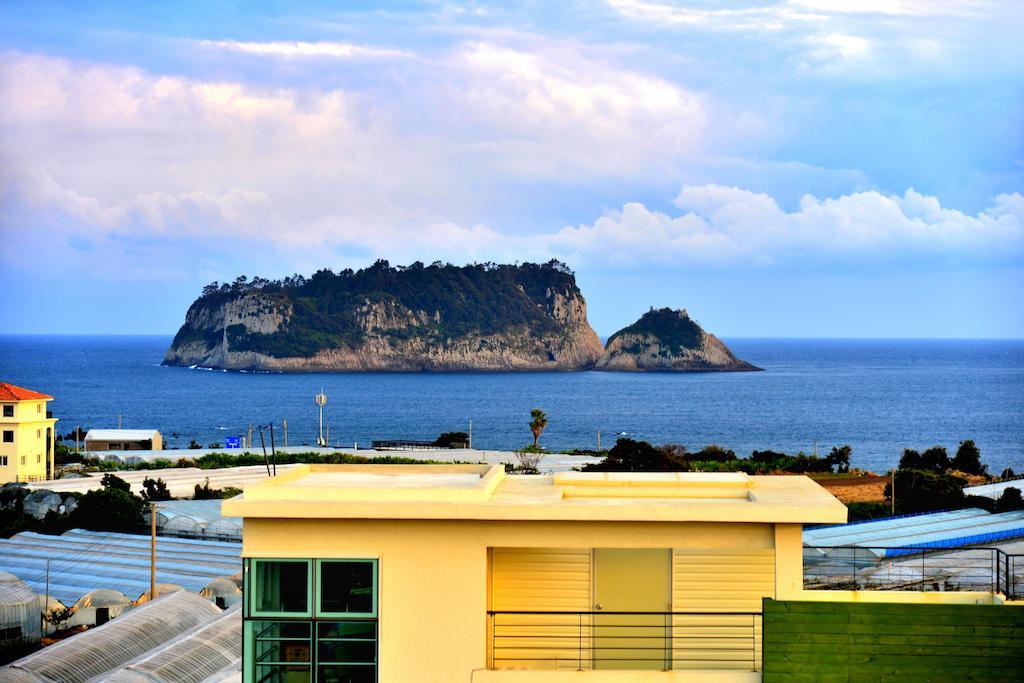 Jeju Bada Wi Olle Pension Согвипхо Экстерьер фото