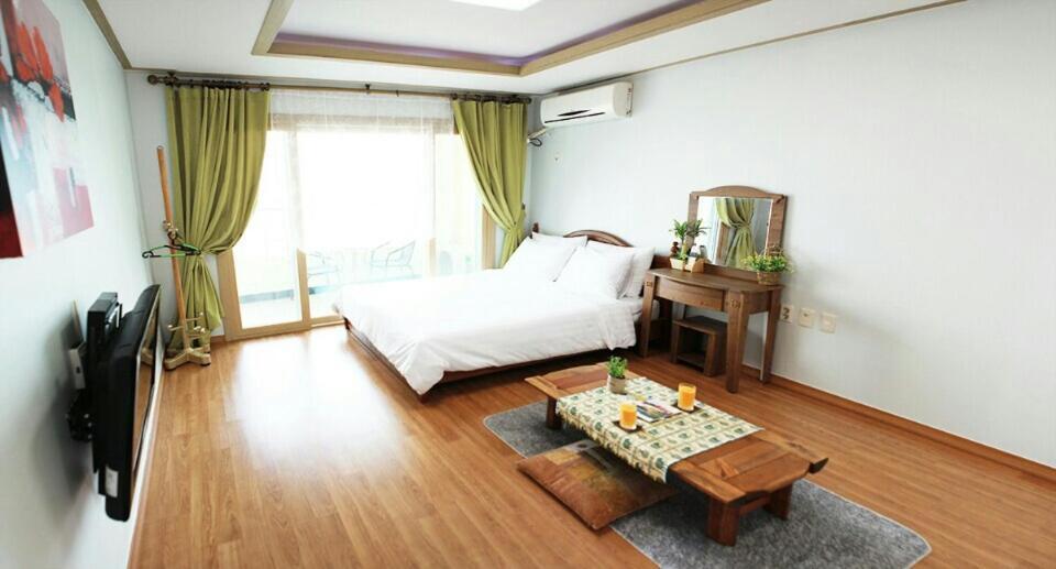 Jeju Bada Wi Olle Pension Согвипхо Экстерьер фото