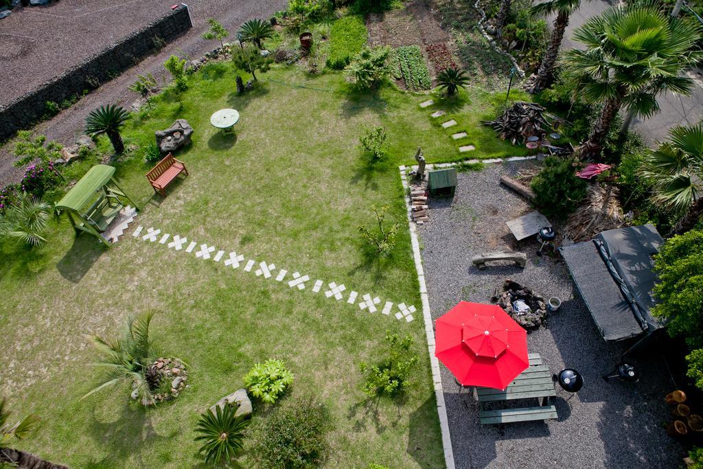 Jeju Bada Wi Olle Pension Согвипхо Экстерьер фото