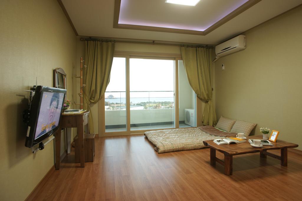 Jeju Bada Wi Olle Pension Согвипхо Номер фото