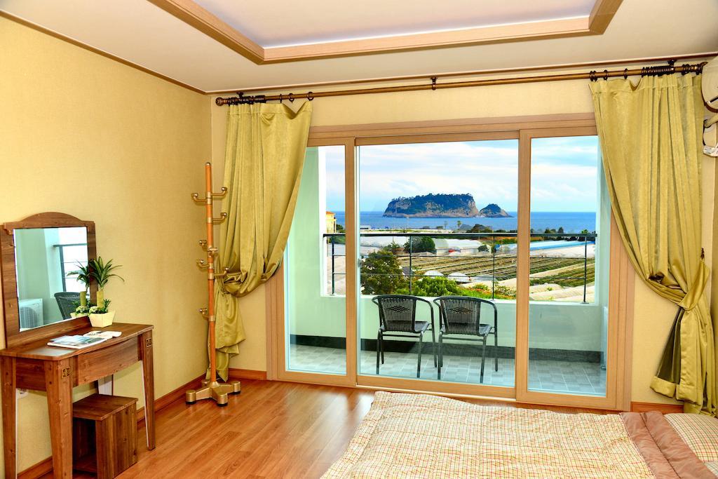Jeju Bada Wi Olle Pension Согвипхо Номер фото