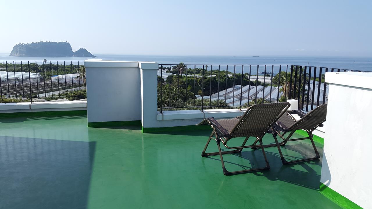 Jeju Bada Wi Olle Pension Согвипхо Экстерьер фото