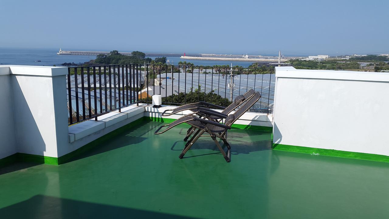 Jeju Bada Wi Olle Pension Согвипхо Экстерьер фото