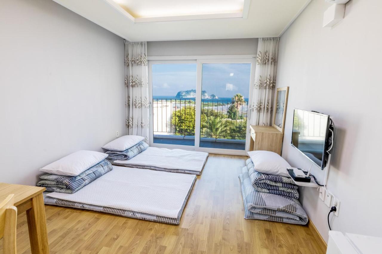 Jeju Bada Wi Olle Pension Согвипхо Экстерьер фото