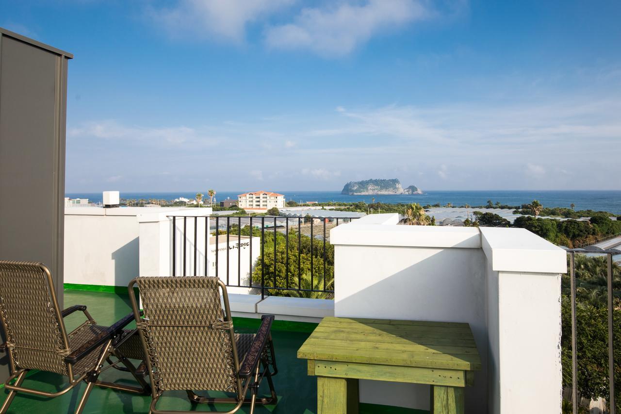 Jeju Bada Wi Olle Pension Согвипхо Экстерьер фото